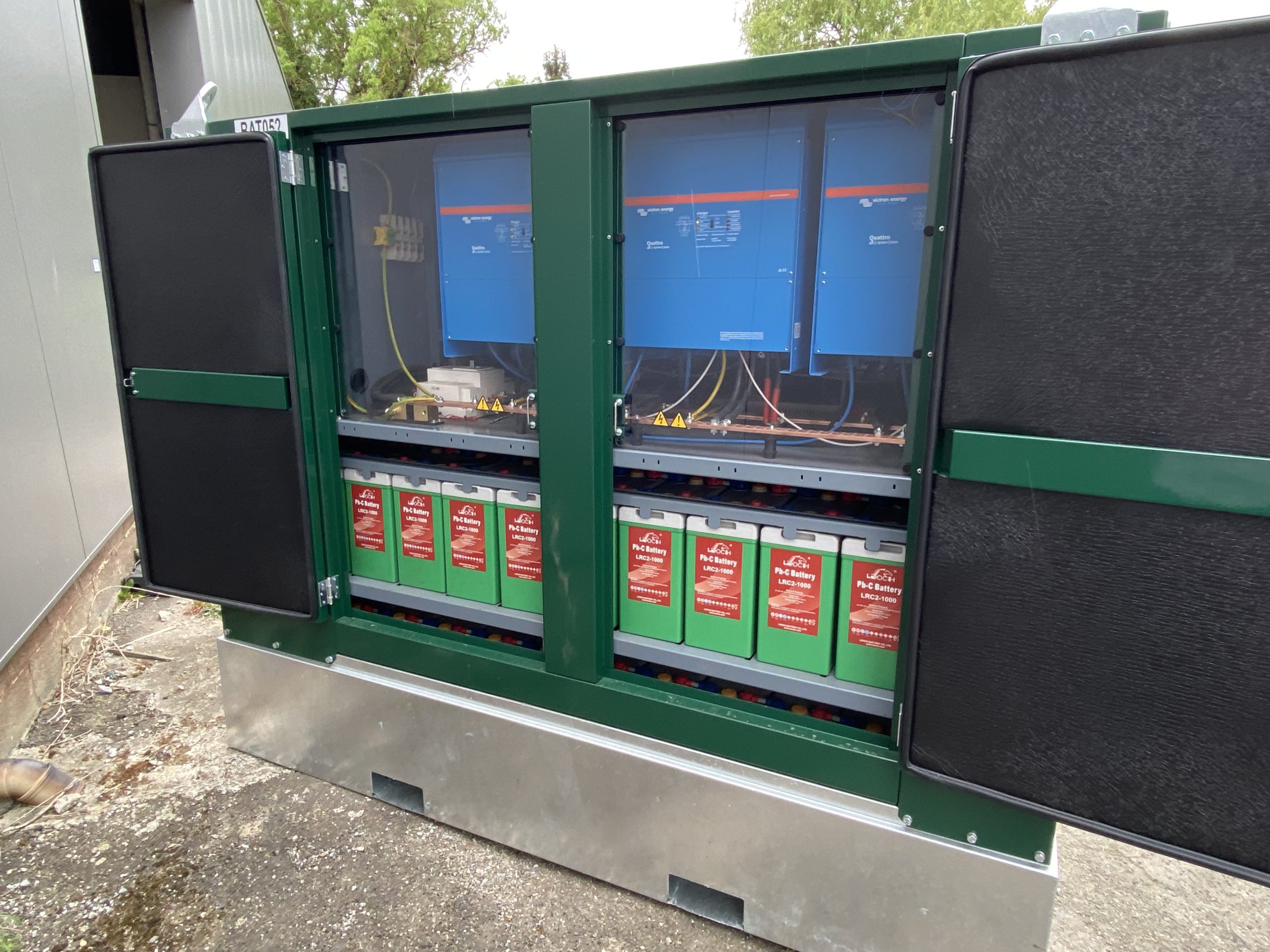 détail de deux battery pack