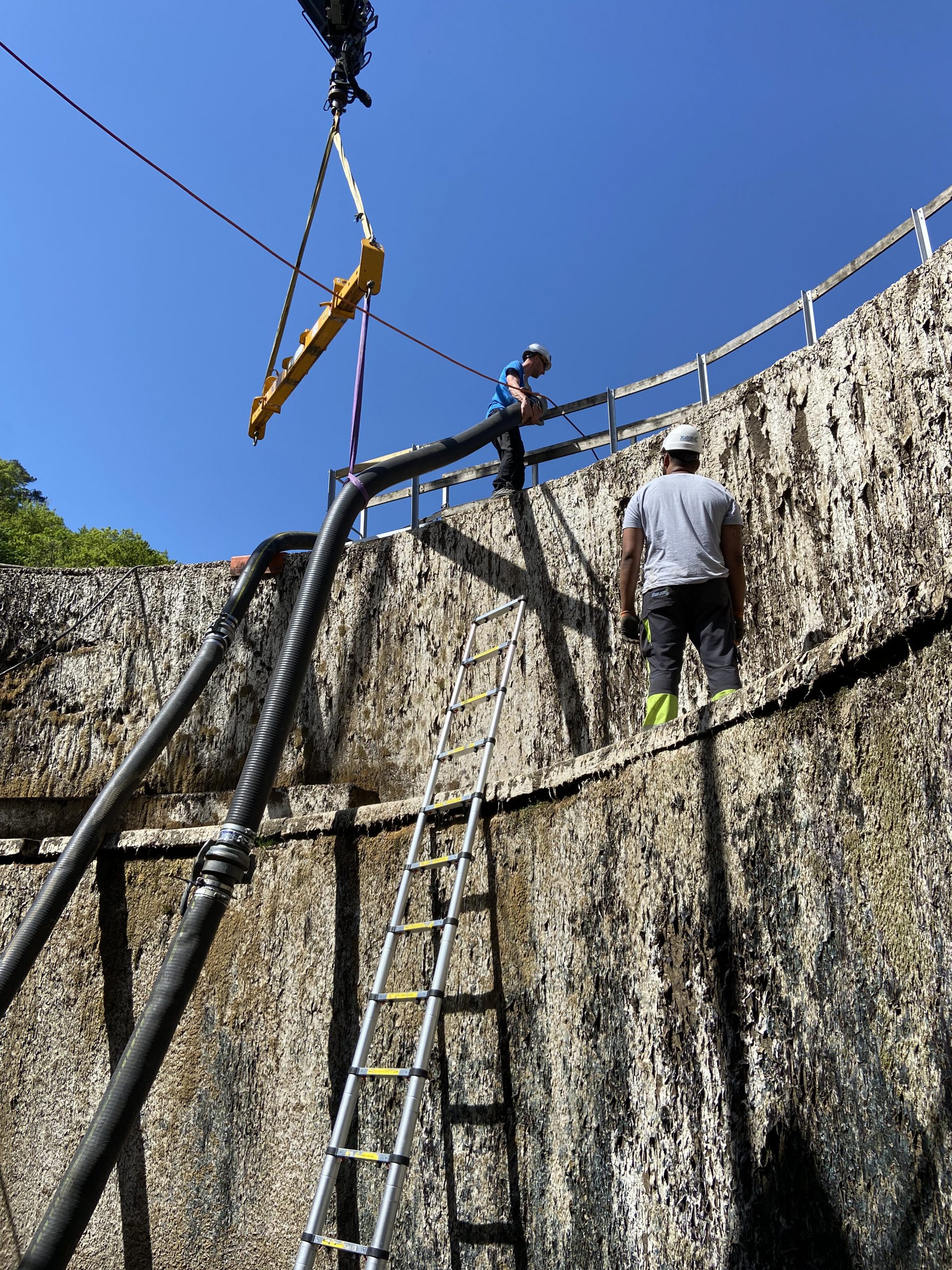 installation tuyauterie des secondes pompes en usage lors de la vidange du lac