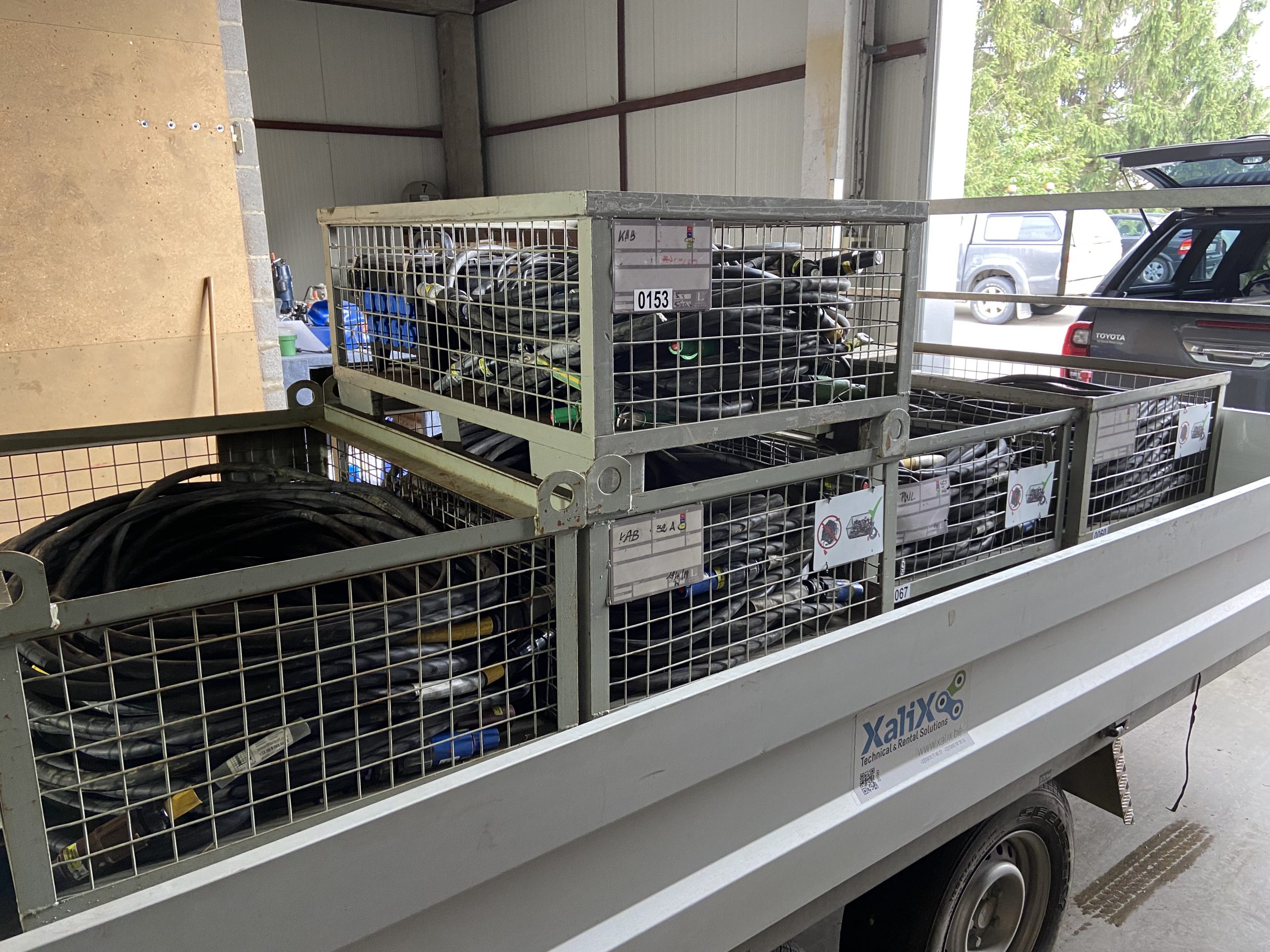 livraison de câbles par panier, facile à déplacer sur chantier