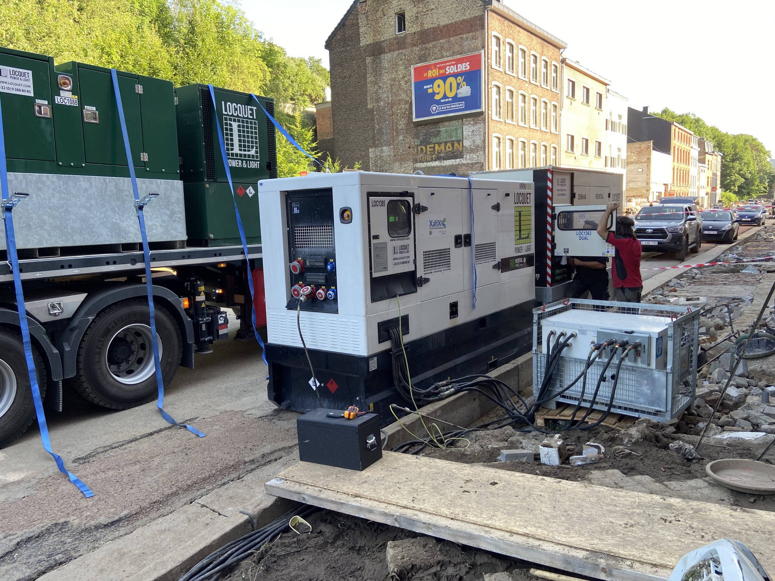 pose d'un groupe en urgence et d'un transfo, inondations à Verviers
