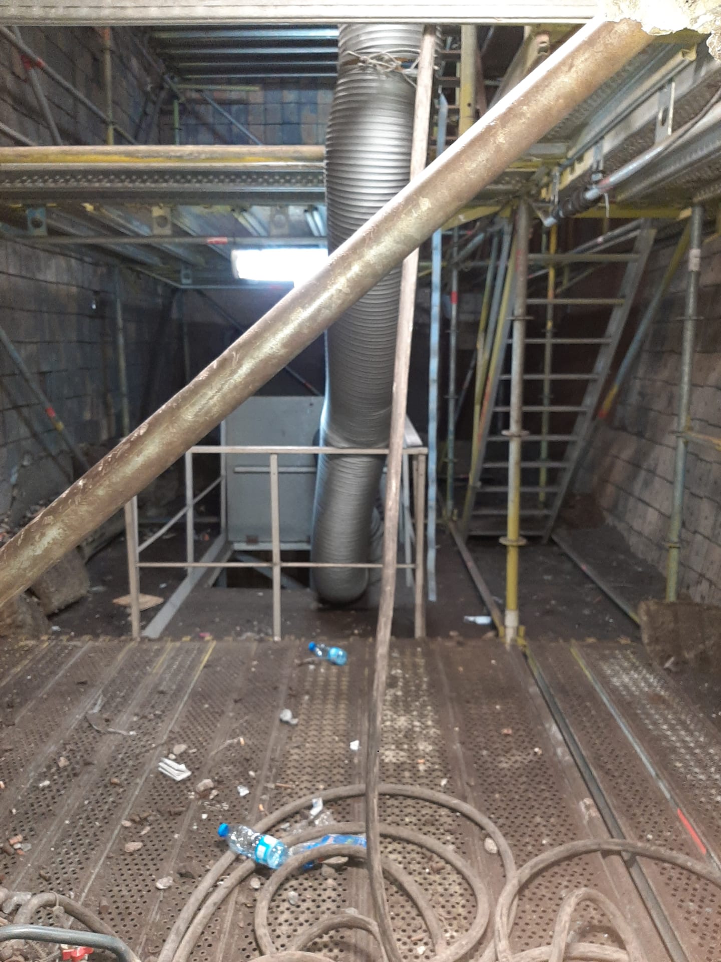 résultat d'éclairage avec les tube LED dans une zone confinée