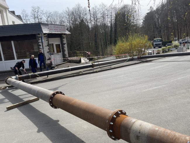 vue d'une des tuyauteries pour la vidange du lac